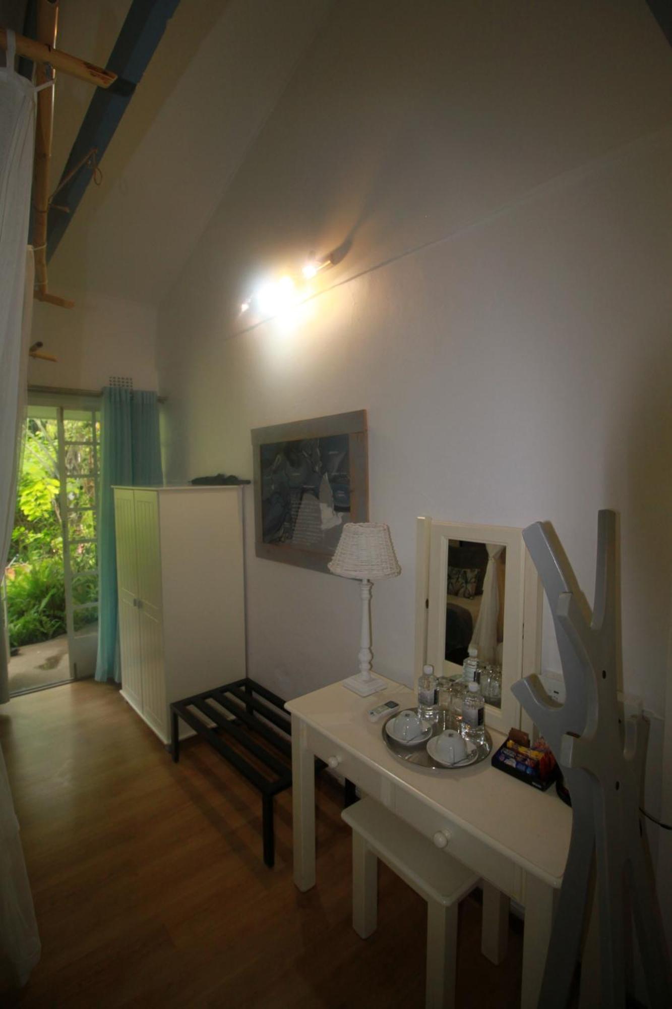 The Old House Bed & Breakfast คาซาเนอ ภายนอก รูปภาพ